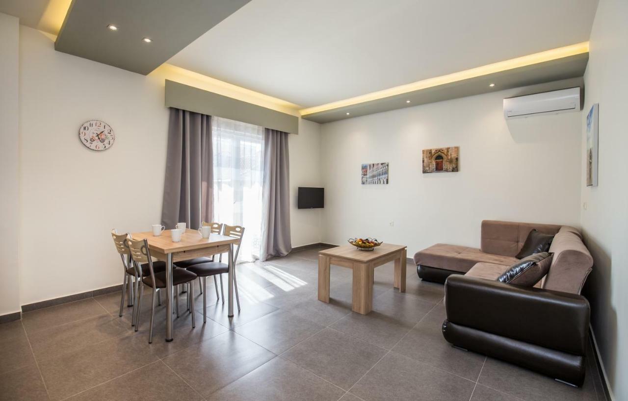 Studios & Apartments Elisabeta 리메나리아 외부 사진